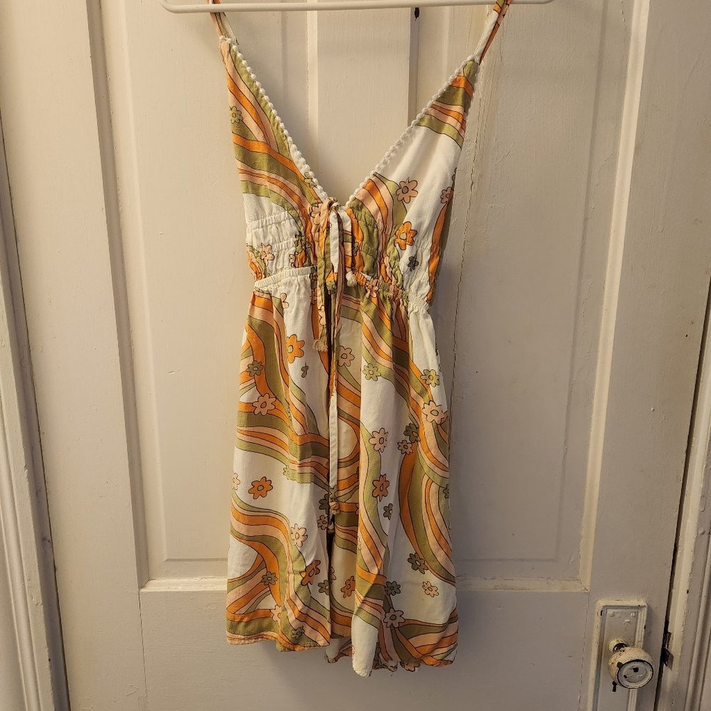 60-Style Strappy Dress